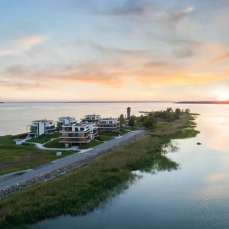 Peaceful Luxury In Marienholm